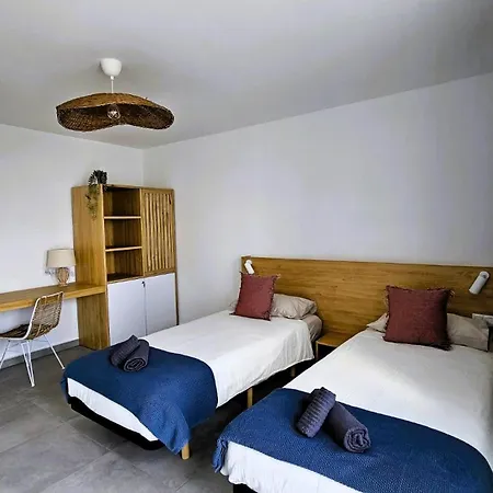 فيلة Utopia, لاجاريس