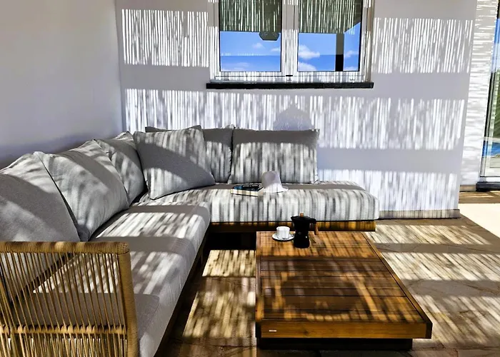 Villa Utopía, Lajares