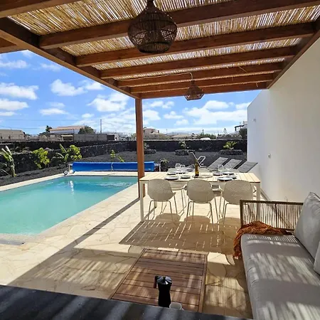 Utopia, Villa *