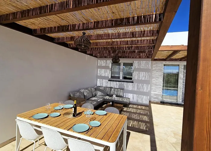 Utopia, ヴィラ ラハレス